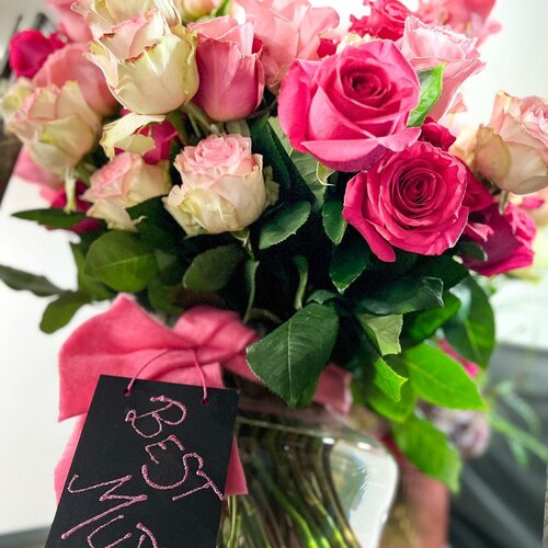 💐 Alles Liebe zum Muttertag! 💐Heute ist ein ganz besonderer Tag, an dem wir die außergewöhnlichen Frauen in unserem...