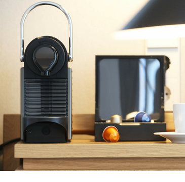 Kaffeezubereitung im Landhaus-Zimmer