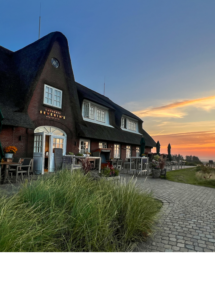 Sonnenuntergang am Landhaus Severin*s Morsum Kliff